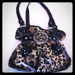 Blk/Blk(L) Cheetah vinyl patent shoulder bag!